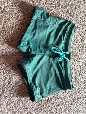 B49 Swim Zip 7-8Y Greent Swim Shorts, bum pilling